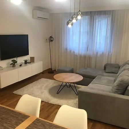 Apartman Likehome 2+2 With Parking Sarajevo