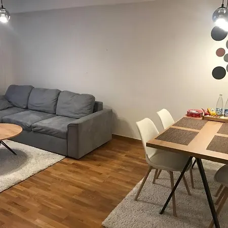 Likehome 2+2 With Parking * Sarajevo
